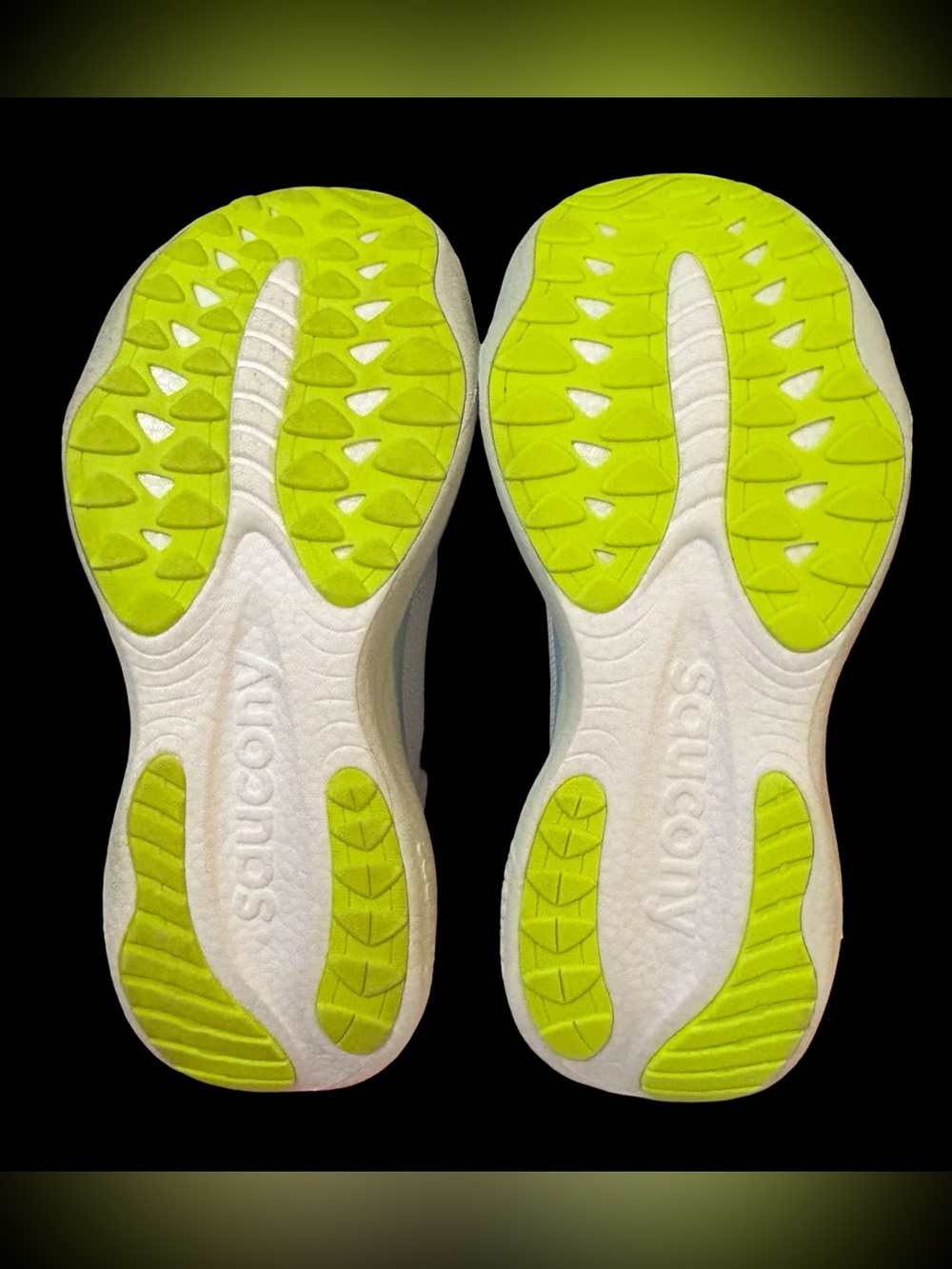 LIKE BRAND NEW IN BOX. SAUCONY WOMENS RIDE 19, COLOR WHITE/SPLASH, SIZE 10.5,Run - Picture 7 of 16